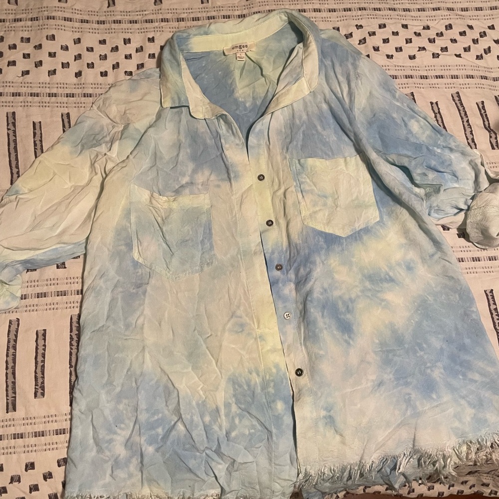 Size Large tie dye top!